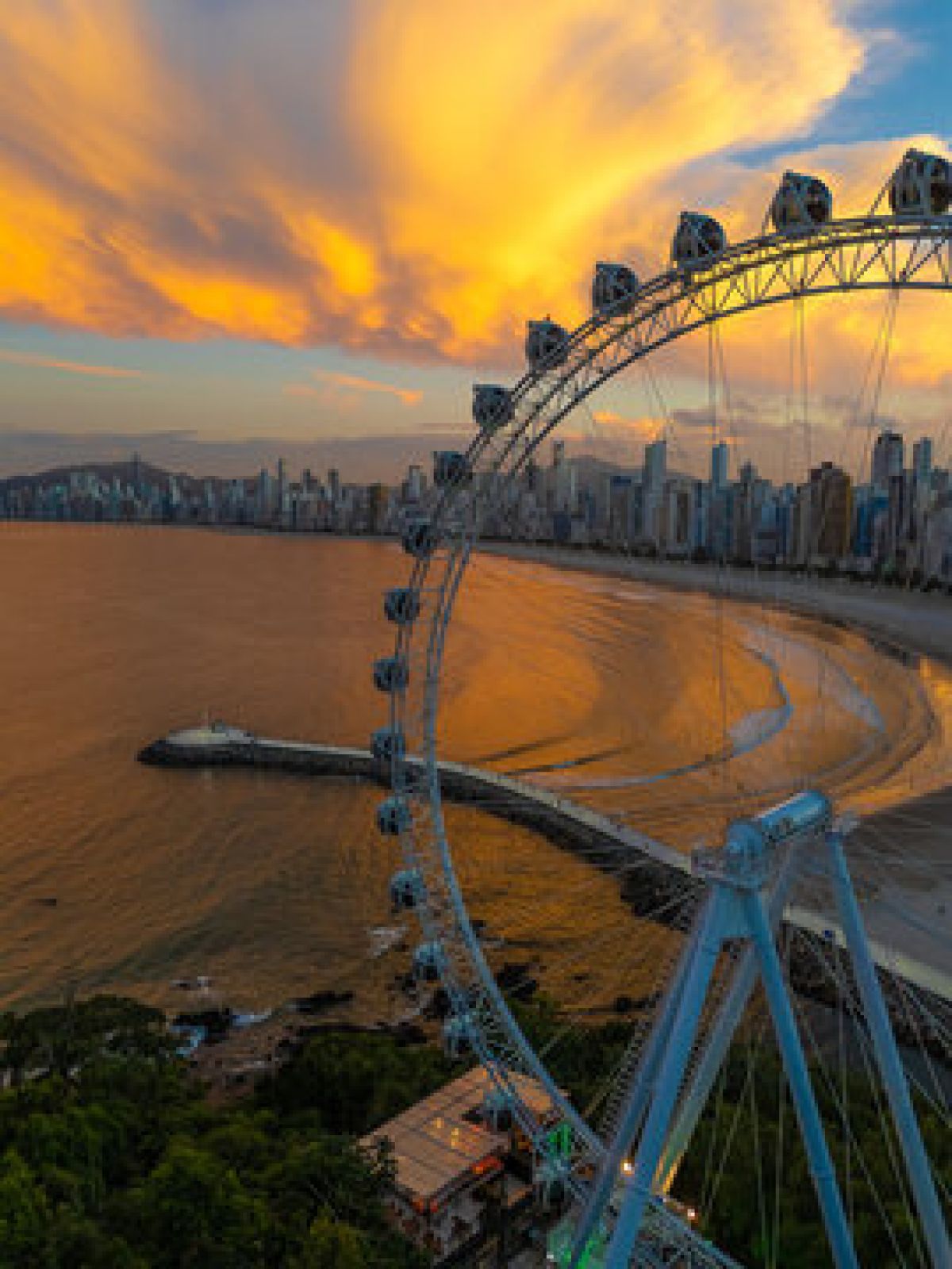 Hospedagem corporativa em Balneário Camboriú: Conforto, economia e localização para representantes comerciais