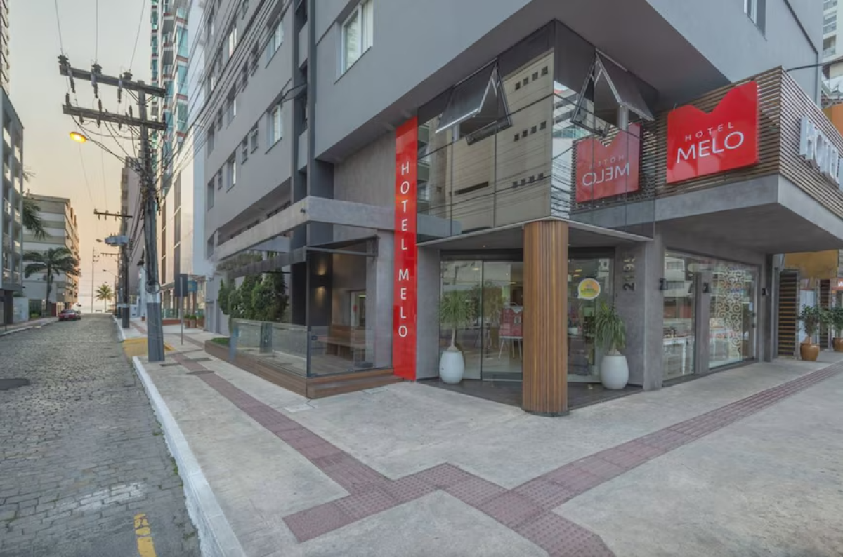 Tradição e conforto em Balneário Camboriú: Por que o Hotel Melo é a escolha certa há mais de 50 anos