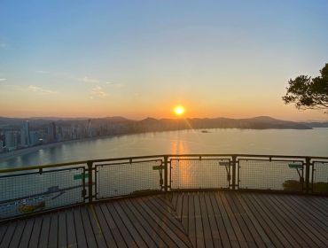 O Pôr do Sol de Cinema em BC: Como Encontrar a Melhor Visão no Mirante da Laranjeiras