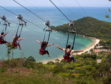 O Cartão-Postal em Movimento: A Jornada Panorâmica do Parque Unipraias que Conecta a Cidade à Natureza Selvagem
